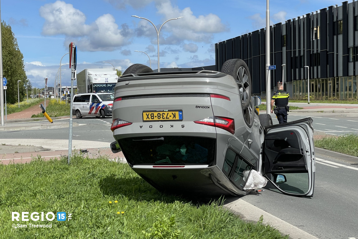 Weer Een Auto Op Zijn Kant Zijdeweg Regio15 Nl