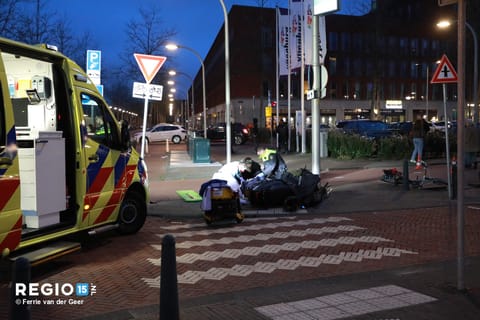 Twee gewonden bij ongeval met scooter op de Laan van Hoornwijck