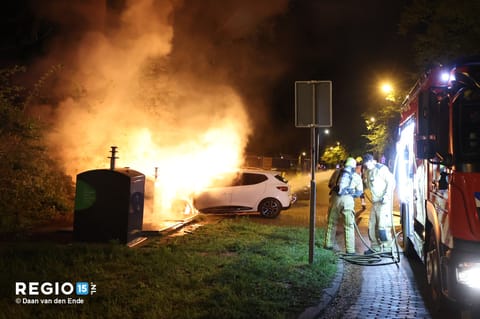 Auto in brand op het Westeinde