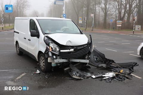 Gewonde bij flinke botsing Dedemsvaartweg/Escamplaan