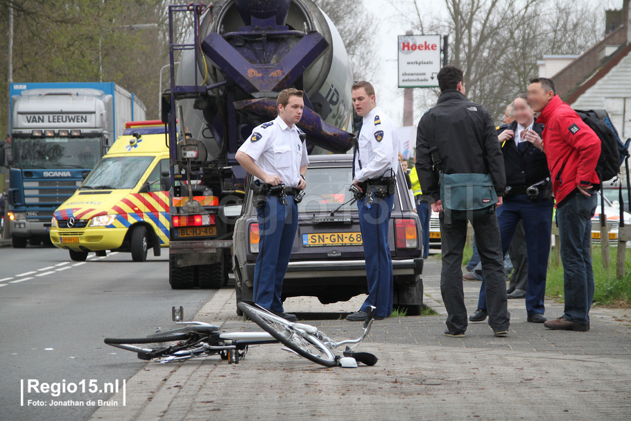 w-fietser onder betonwagen delft rotterdamsseweg 004