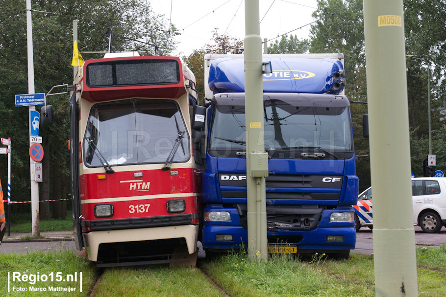 w-mattheijer- vrachtwagen vs tram 9