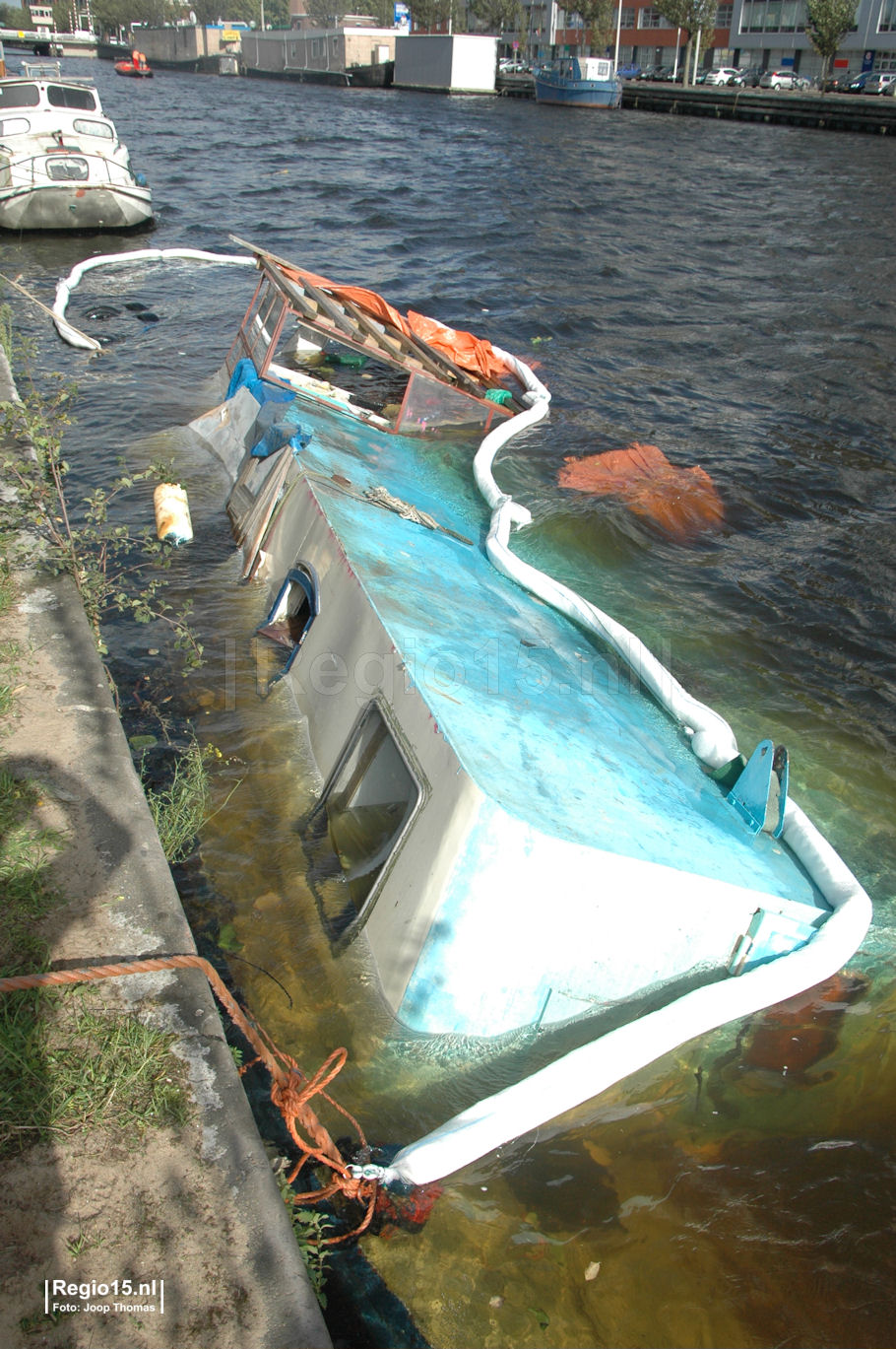 WJT-Gezonken boot Callandkade sept 2011 035