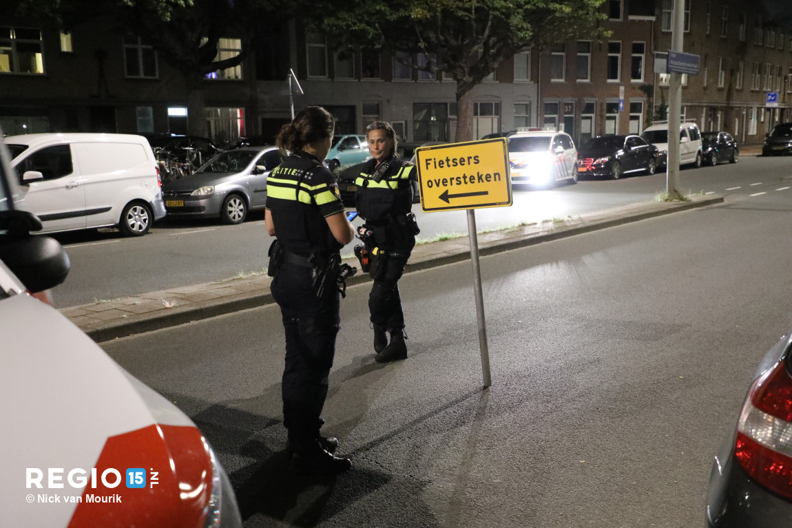 Verwarde Man Overmeesterd Door Politie In De Van Musschenbroekstraat ...