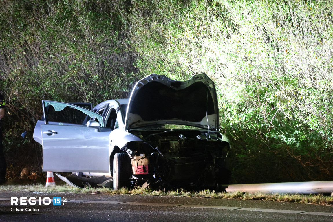 One Injured in Rijswijk-Plaspoelpolder A4 Exit Accident: Emergency Services on Scene