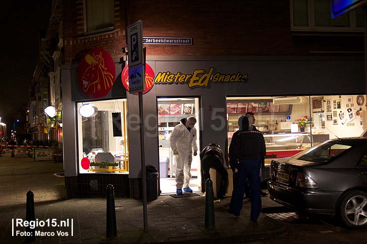 20110113Steekpartij_snackbar_mr_Ed_TR_onderzoek_027